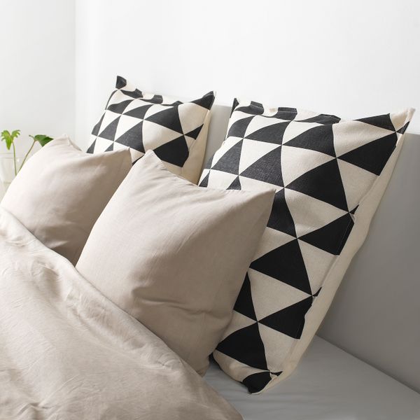 Чехол на подушку, неокрашенный/черный 65x65 см IKEA ЙОХАННЕ 303.929.40 - фото 4