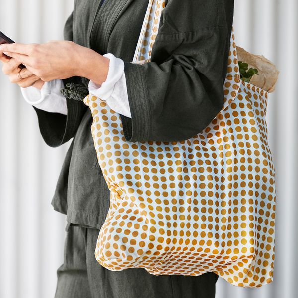 Сумка, желтый, белый IKEA SKYNKE СКЮНКЕ 404.413.13 - фото 2