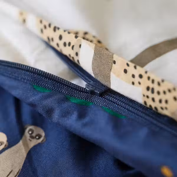 SANDLÖPARE Пододеяльник и наволочка - белый темно-синий/саванна 150x200/50x60 см - схема-чертеж с размерами