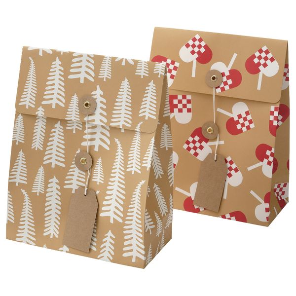 Подарочный пакет, орнамент «сердечки»/орнамент «дерево» коричневый 20x26 см/2.5 л IKEA VINTER 2021 ВИНТЕР 2021 604.996.09 - фото 1