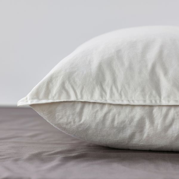 Подушка, высокая 50x60 см IKEA LUNDTRAV ЛУНДТРАВ 004.602.52 - фото 3