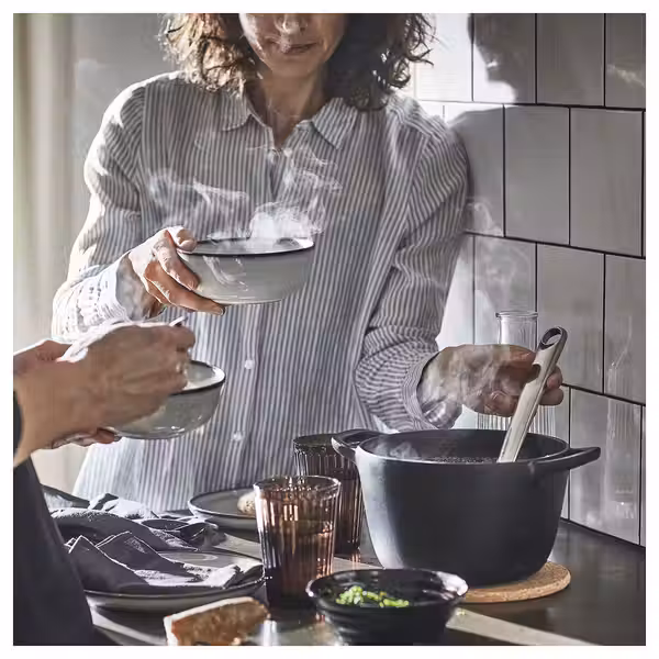 VARDAGEN Кастрюля с крышкой - эмалированный чугун матовая поверхность/чёрный 3 л - фото 4