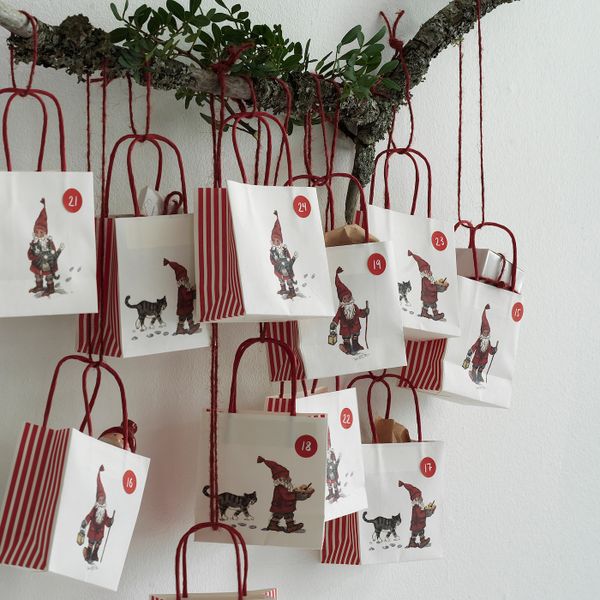 Подарочный пакет, орнамент «Санта Клаус» белый 10x10 см IKEA VINTER 2020 ВИНТЕР 2020 304.745.11 - схема-чертеж с размерами