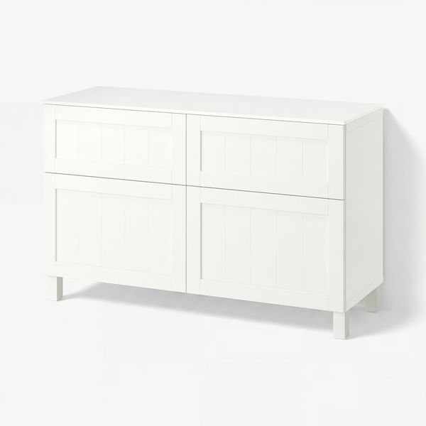 IKEA, вид спереди