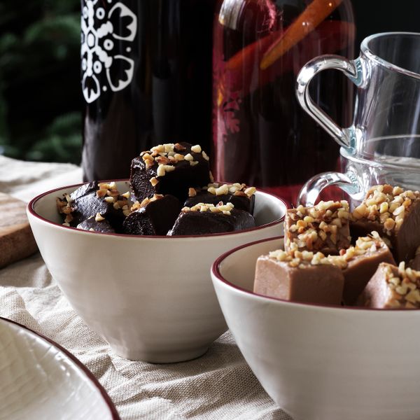 Миска, ручная работа белый, красный 11 см IKEA VINTER 2020 ВИНТЕР 2020 904.725.52 - фото 2