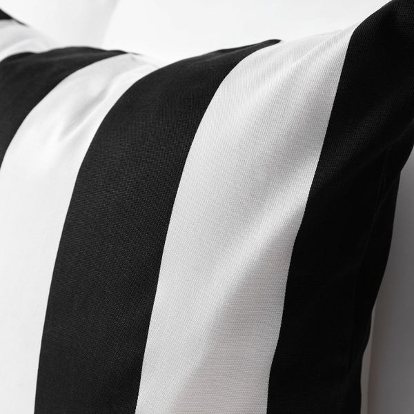 Чехол на подушку, белый, черный 50x50 см IKEA VÅRGYLLEN ВОРГИЛЛЕН 303.698.93 - фото 2