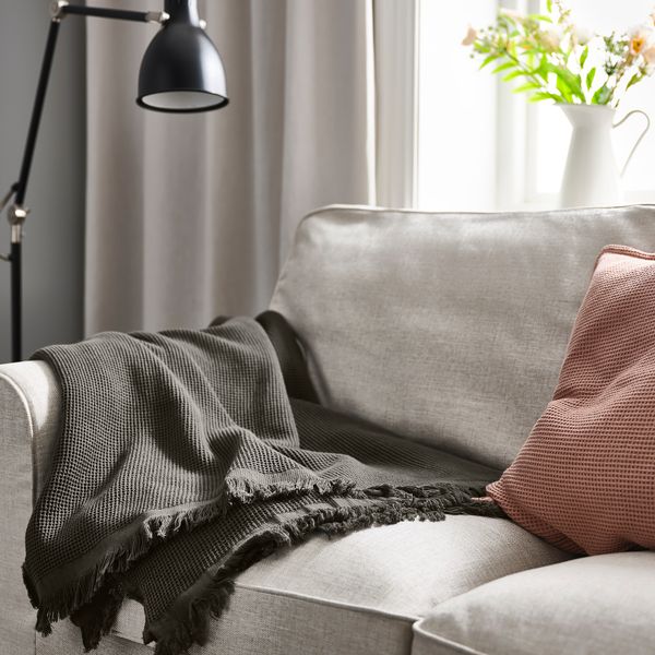 Плед, антрацит, 130x170 см IKEA KLOTSTARR 305.620.32 - фото 4