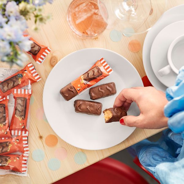 Шоколад молочный, с карамелью и соленым миндалем Сертификат UTZ 240 г IKEA BELÖNING 804.799.45 - схема-чертеж с размерами