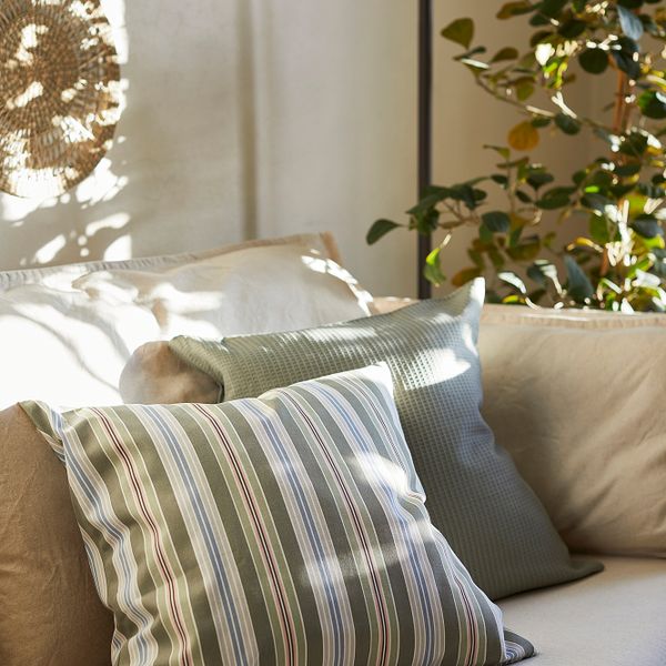 Чехол на подушку, 50x50 cm IKEA LINGONOXBÄR 105.406.30 - схема-чертеж с размерами