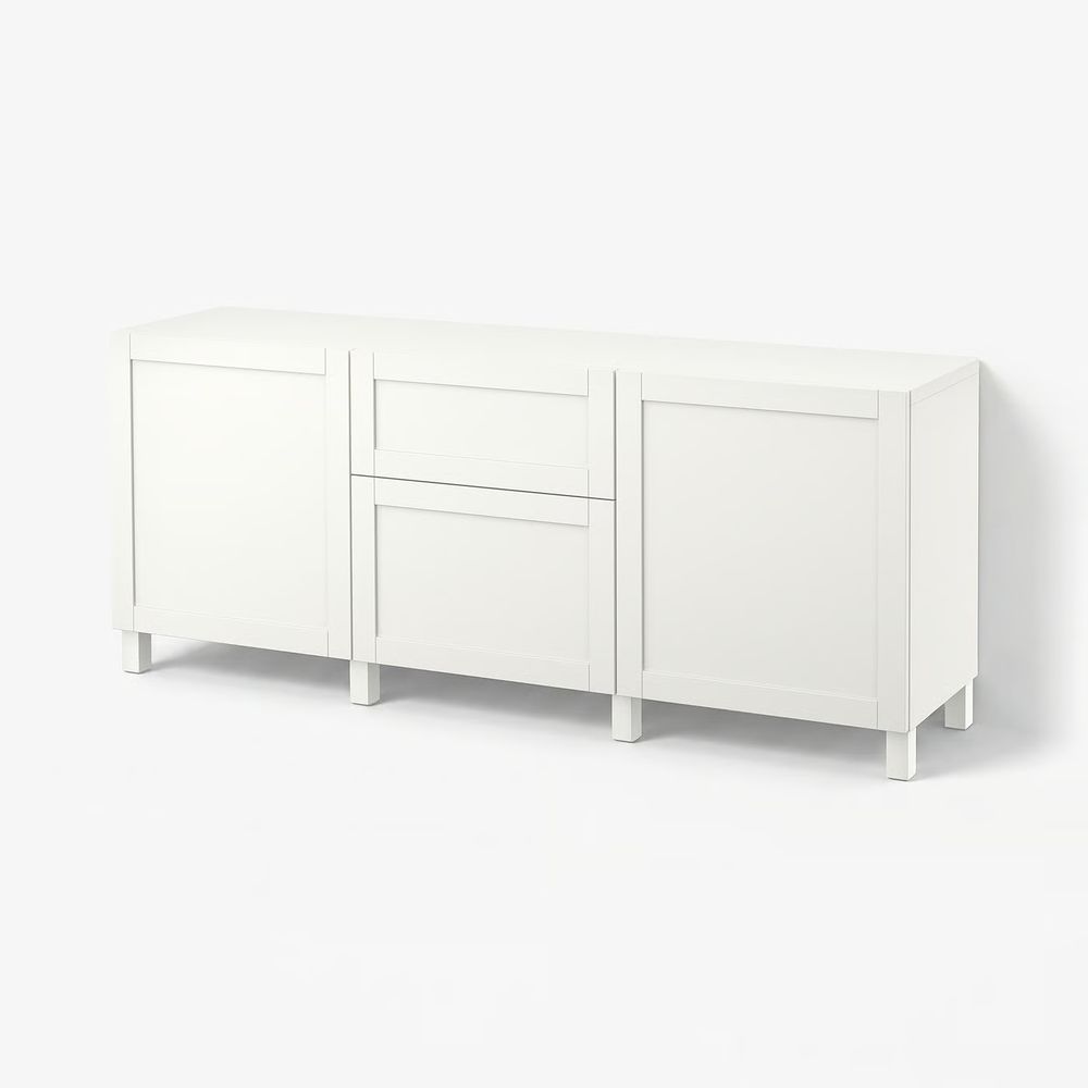 IKEA, вид спереди