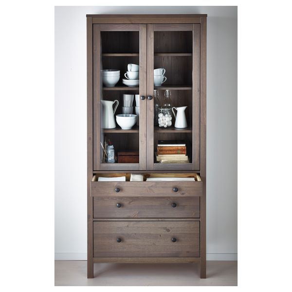 Шкаф-витрина с 3 ящиками ХЕМНЭС, серо-коричневый (90x197 см) - фото 2