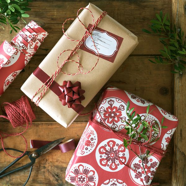 Рулон оберточной бумаги, орнамент «снежинки» красный 3x0.7 м IKEA VINTER 2020 ВИНТЕР 2020 304.715.22 - схема-чертеж с размерами