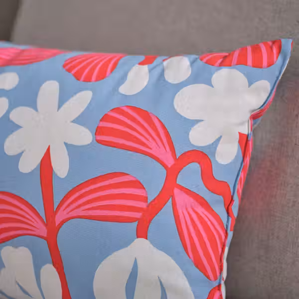 SANDMOTT САНДМОТТ Подушка - голубой/ярко-красный 30x58 см - фото 3