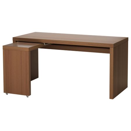 Письменный стол с выдвижной панелью МАЛЬМ, коричневая морилка ясеневый шпон (151x65 см)