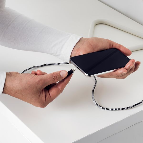 Кабель lightning-USB 1.5 м IKEA LILLHULT ЛИЛЛЬХУЛЬТ 204.135.80 - фото 3