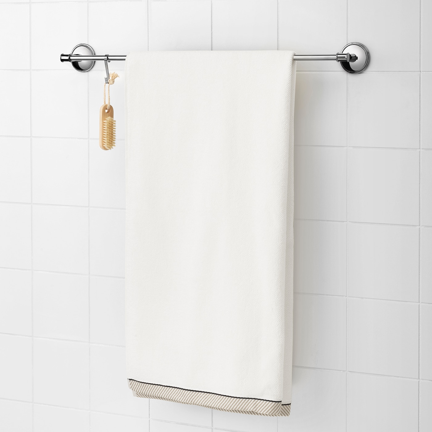 Черные полотенца для ванной. Викфьерд полотенце икеа. Икеа белое банное полотенце. Белое банное полотенце 70х140. Стандартное белое полотенце икеа 70x140.